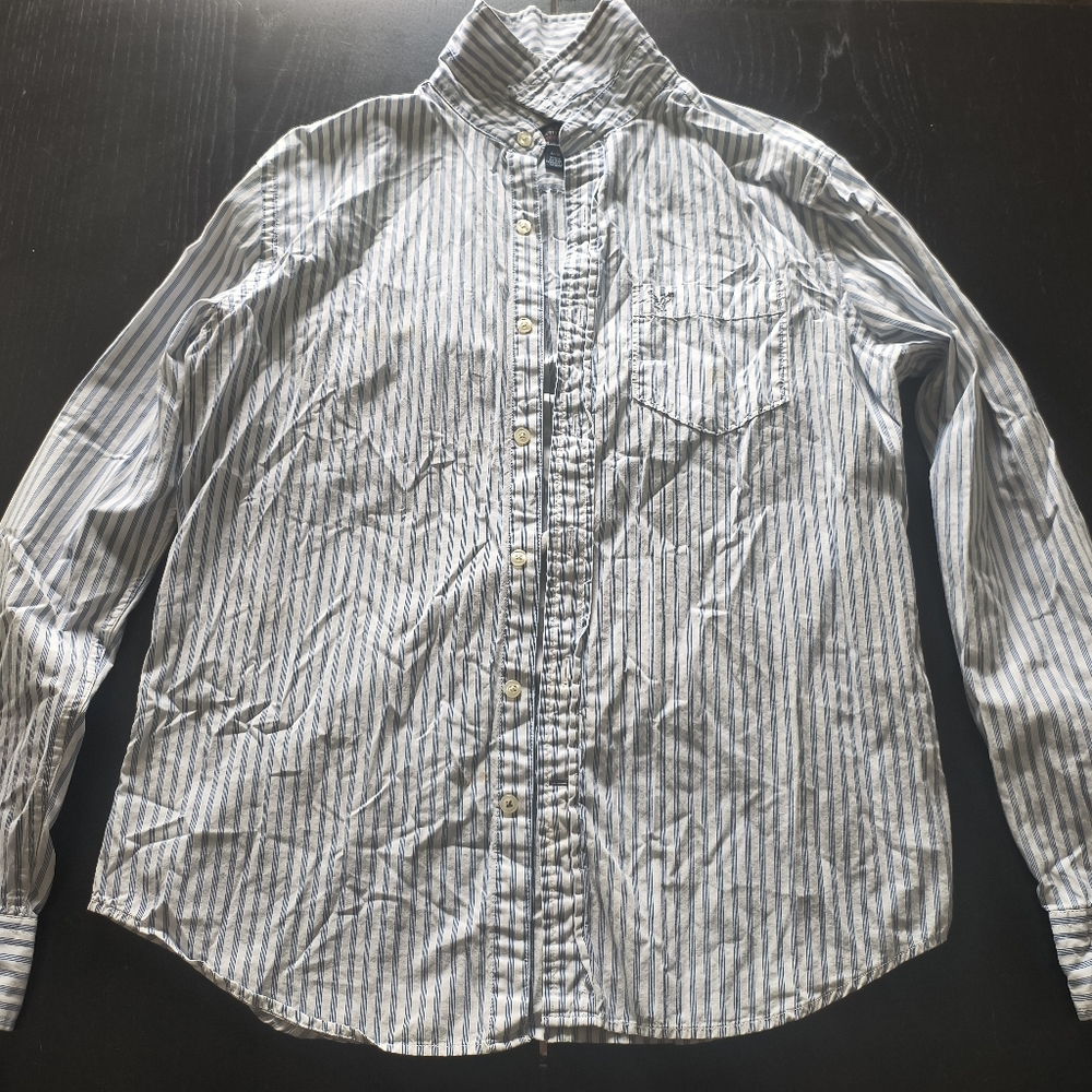 American Eagle Button Down Shirt Striped Blue and White Mens Medium